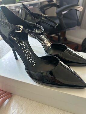 NIB Calvin Klein Dressa Heels